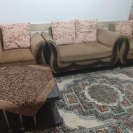 مبل نو رنگ قهوه ای با میز عسلی