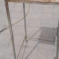 چهار پایه اهنی در ارتفاع 170