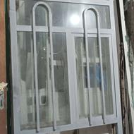 پنجره آهنی