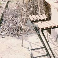 چهار پایه آهنی