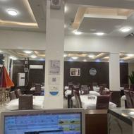 صندوقدار در رستوران اکبرجوجه