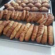 فروشنده در شیرمال پزی