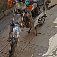 یک دستگاه متورسکلت