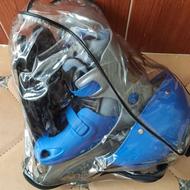 اسکیت جوان ونوجوان همرا با کلاه وزانو بند کل وسایل هاش