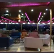 یه خانم برای کلر کافه