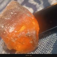 سنگ نورازش عبور میکنه زیباست
