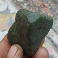 سنگ یشم خام زیبا