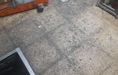مغازه بر خیابان