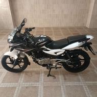 موتور سیکلت پالس باجاج 220F