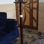 چوب لباسی ایستاده