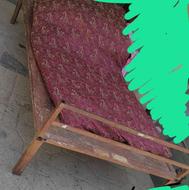 تخت آهنی به فروش می‌رسد
