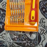 پیچ گوشتی به همراه 32 عدد سر پیچ گوشتی