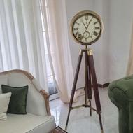 ساعت ایستاده