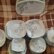 ظروف چینی استفاده نشده