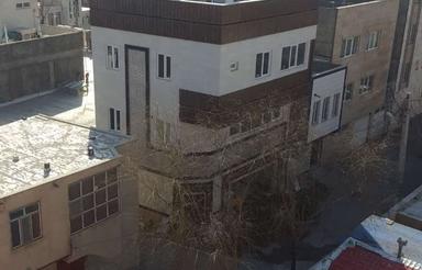 ویلایی تریبلکس با نیم طبقه