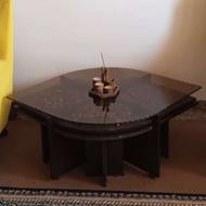 میز وسط با گل میز