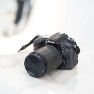 دوربین Nikon D7200 + لنز 18-140mm بسیار تمیز