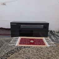 میز زیر تلویزیون
