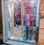 همکار خانم فروشنده شال و روسری