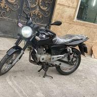 موتور پالس 180 تمیز