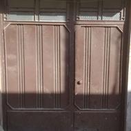 درب آهنی حیاط