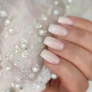 کاشت ناخن و مژه