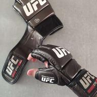 یک جفت دستکش UFC