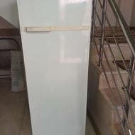یخچال آزمایش