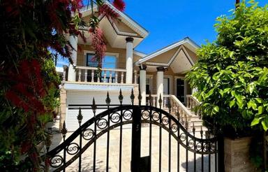 ویلای نیم پیلوت 240 متری مدارک تکمیل