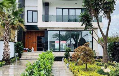 ویلا تریپلکس فوق لاکچری شهرکبرند متریال برند جاده دریا