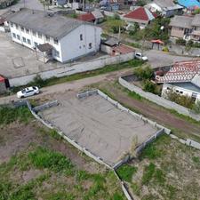 215 متر زمین مسکونی دو بر نزدیک به جاده اصلی