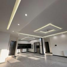 طبقات موجود/3نبش از 3طرف ویو و نور/140متر سه خواب