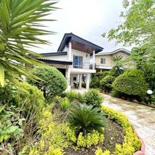 فروش ویلا 270 متری شهرکی در خیابان زیبای دهکده سبز