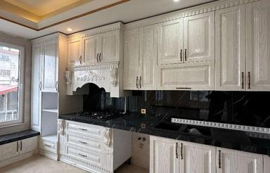 ساختمانی اصیل شاهکار معماری در لوکیشن برتر لاهیجان160متر