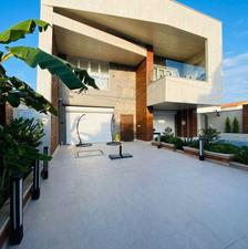 ویلا نوساز مبله 300 متر زمین 200 متر بنا