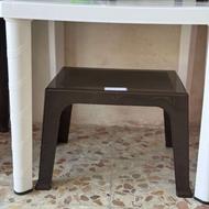 میز عسلی پلاستیکی نیم ست پلاستیکی صندلی کافه و رستوران مبل