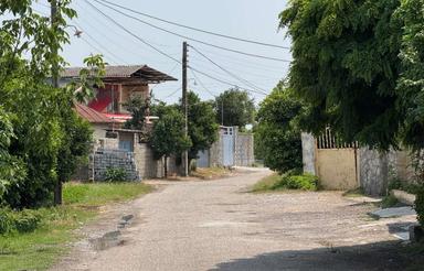 زمین مسکونی 220متر بر اصلی آسفالت محل در جاده نظامی