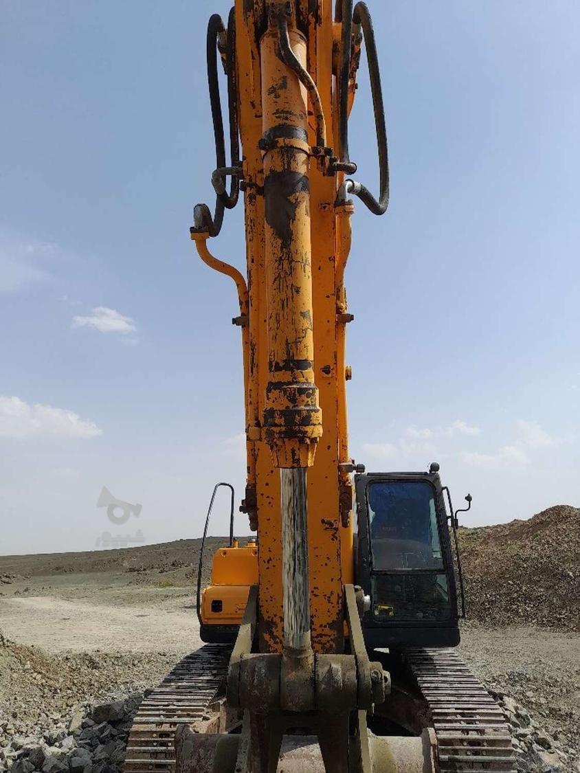 راننده بیل لودر و کمپرسی هستم مدرک پای 1 هم دارم - تُرک
