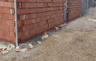 زمین درخ فرودگاه چهار دیواریه