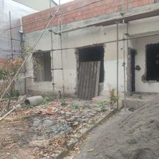 فروش خانه ستون دار نیمه بازسازی شده 200 متر در بلوار منفرد