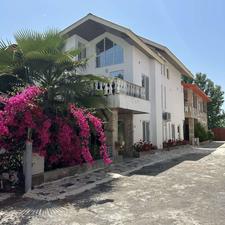 ویلا با 322 متری 4 خواب در شهرک با اصالت