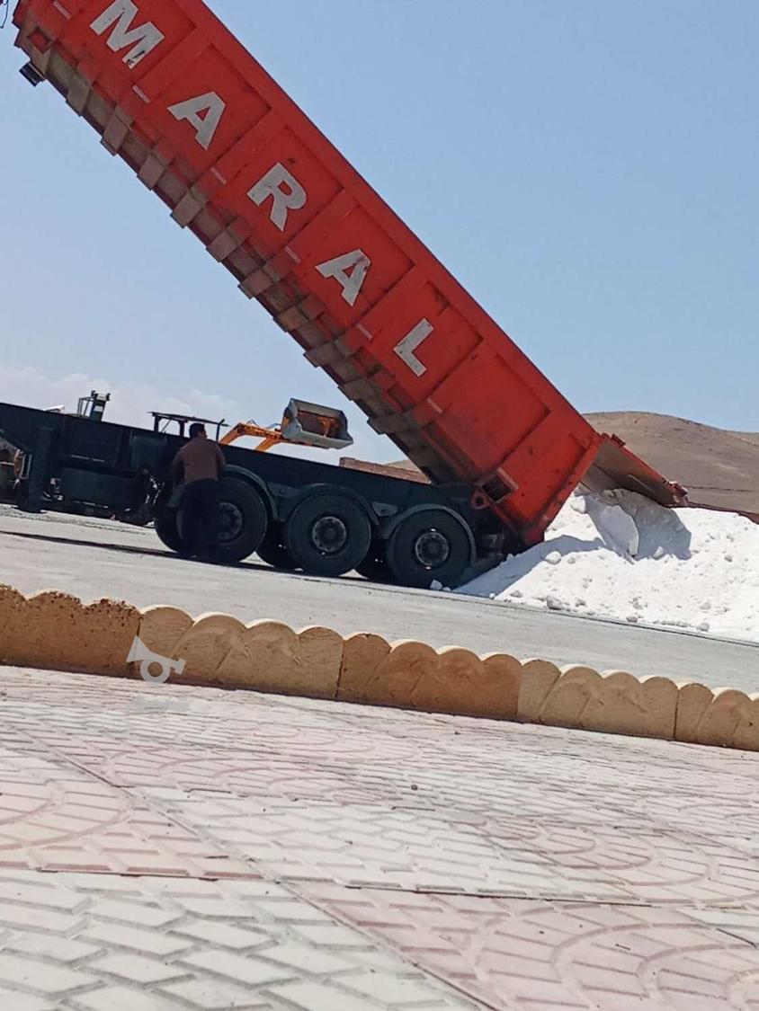 3 نفر کارگر - کارخانه نمک دانه طلای موکریان