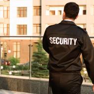 استخدام نیروی حراست و انتظامات