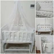 تخت گهواره ای نوزاد