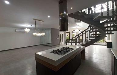 فروش ویلا 250 متر در خیابان محبوبی