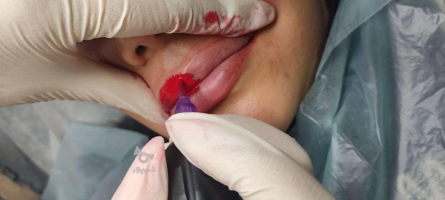 خدمات زیبایی فیبروز شیدینگ لب خط چشم و بن مژه.