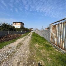 230 متر زمین داخل بافت مسکونی دور دیوار دو بر