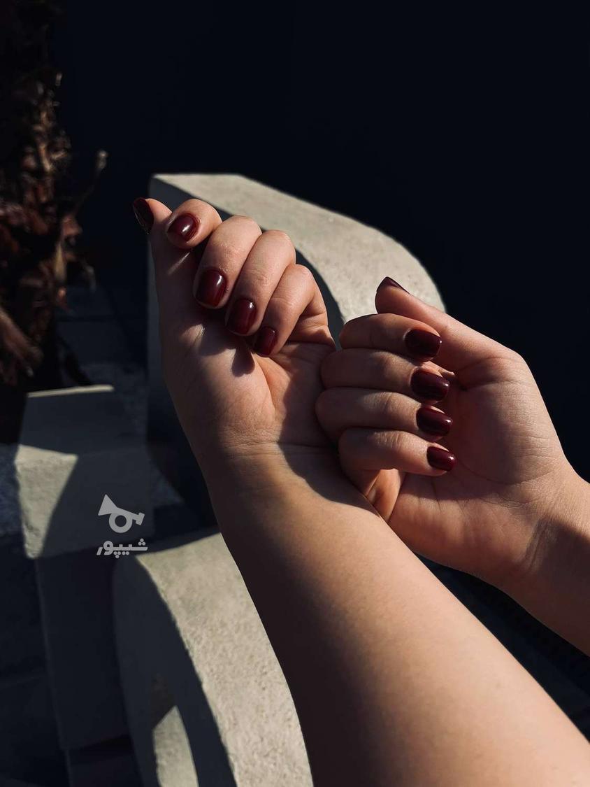 کاشت ناخن و استحکام سازی فقط هزینه مواد