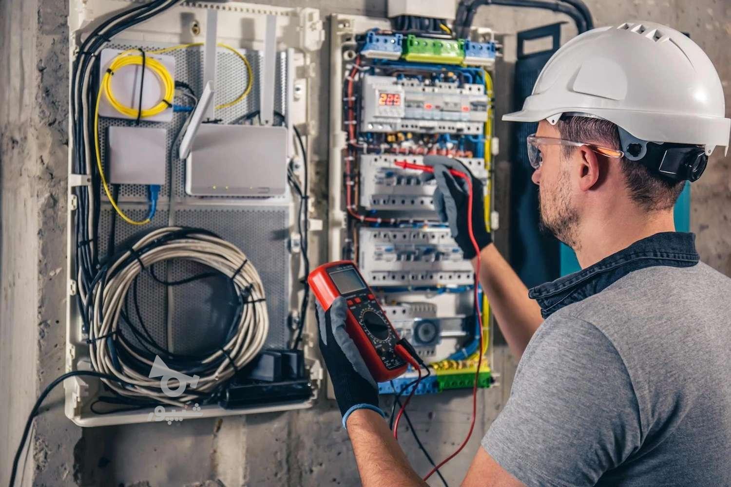 برقکار ساختمان،صنعتی