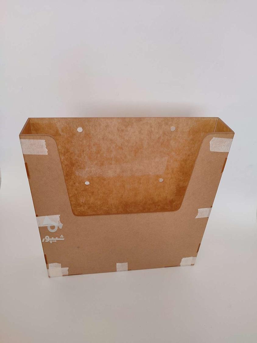 انواع استند های رومیزی و دیواری